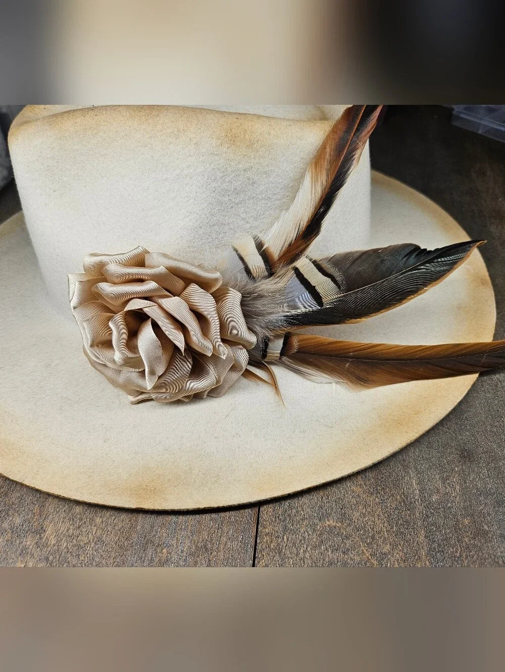 NEW Beige Feather And Flower Hat Pin, Brooch, Hat Fancinator